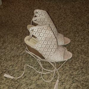 Shoe Dazzle shooties with lace up